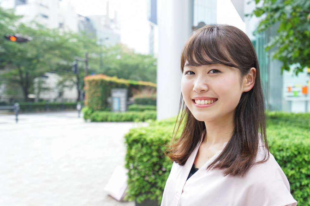 女_笑顔