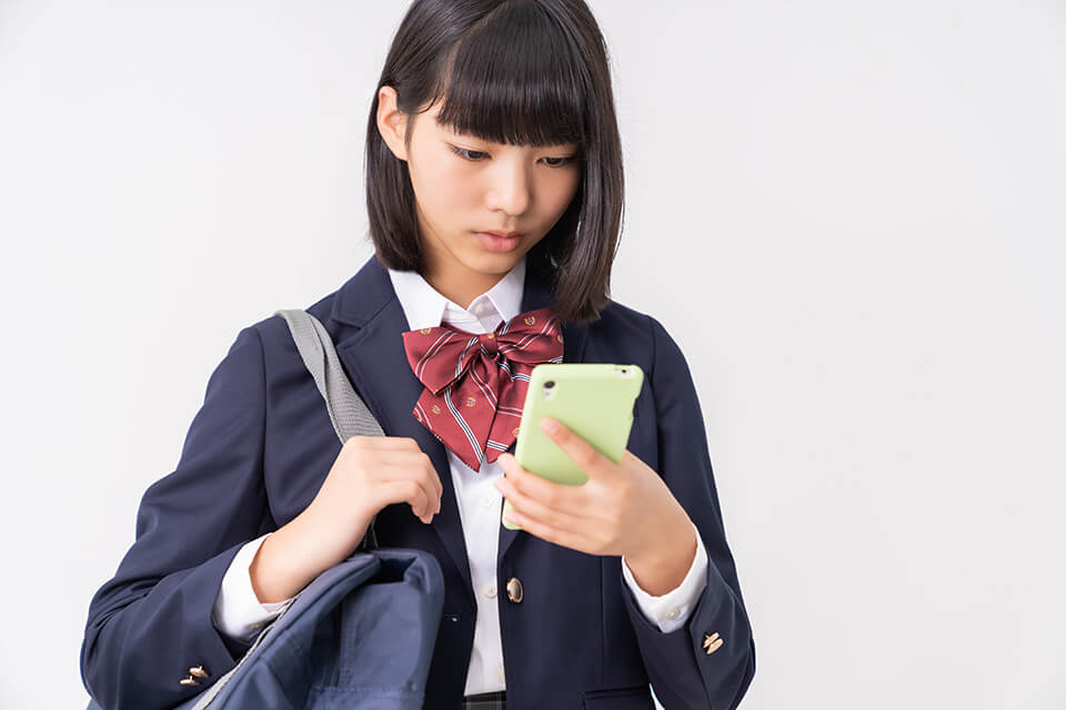 制服_女_スマホ