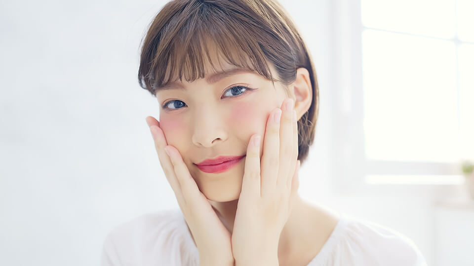 髪の短い女