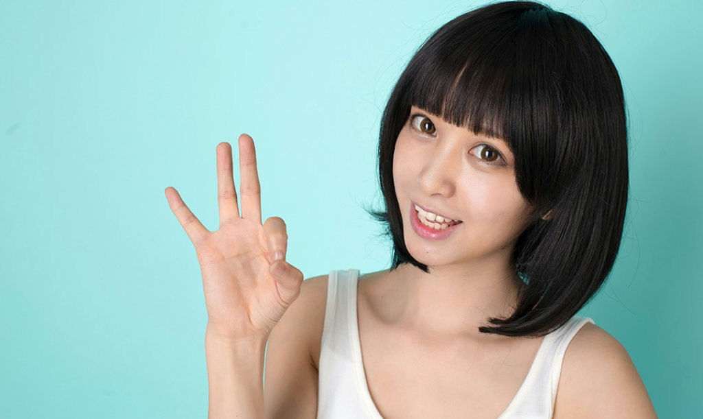 女