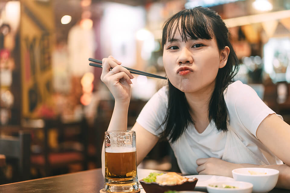 女_居酒屋_酒