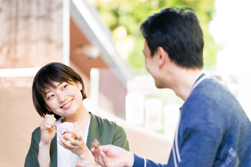 アイス_食べる_カップル