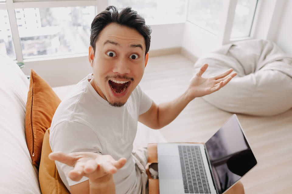 PC_喜んでる_男