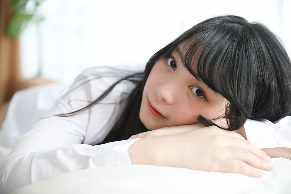 女