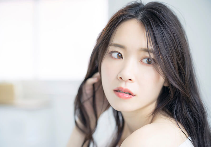 女_若い