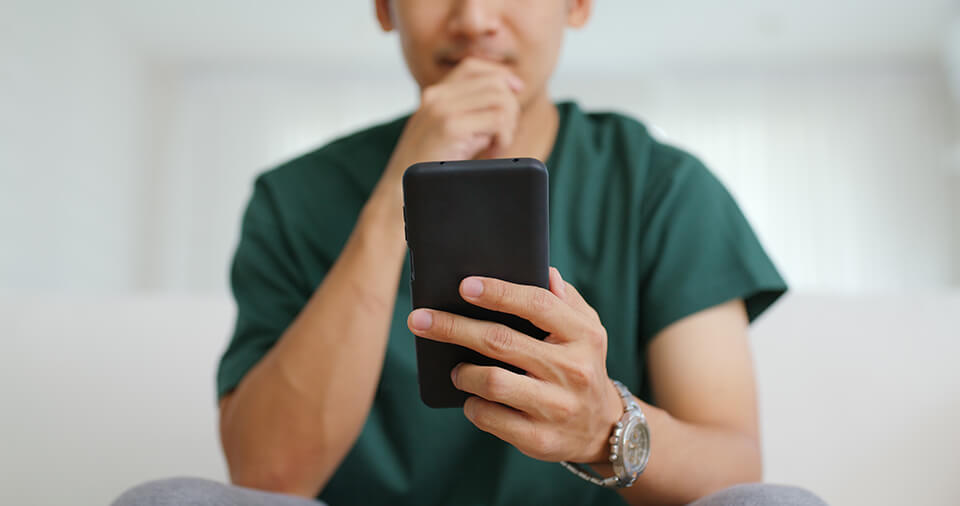 男_スマホ
