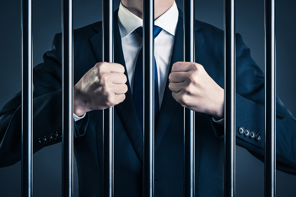 逮捕_スーツ_男