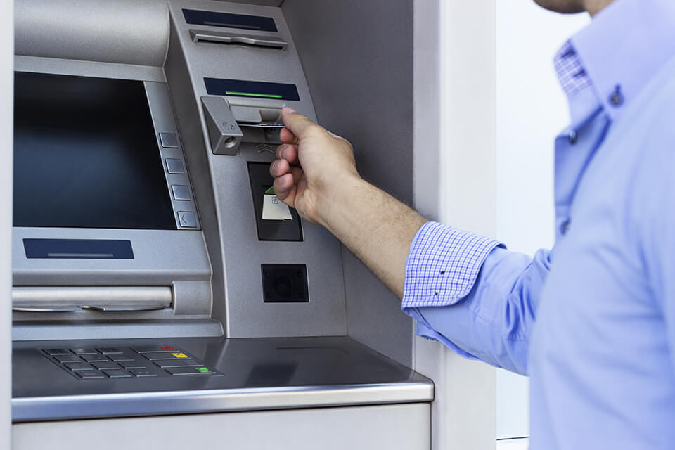 男_ATM