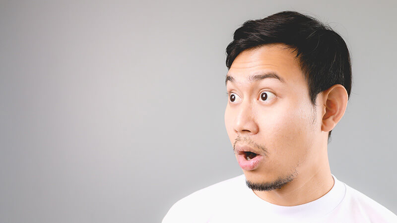 驚く_男