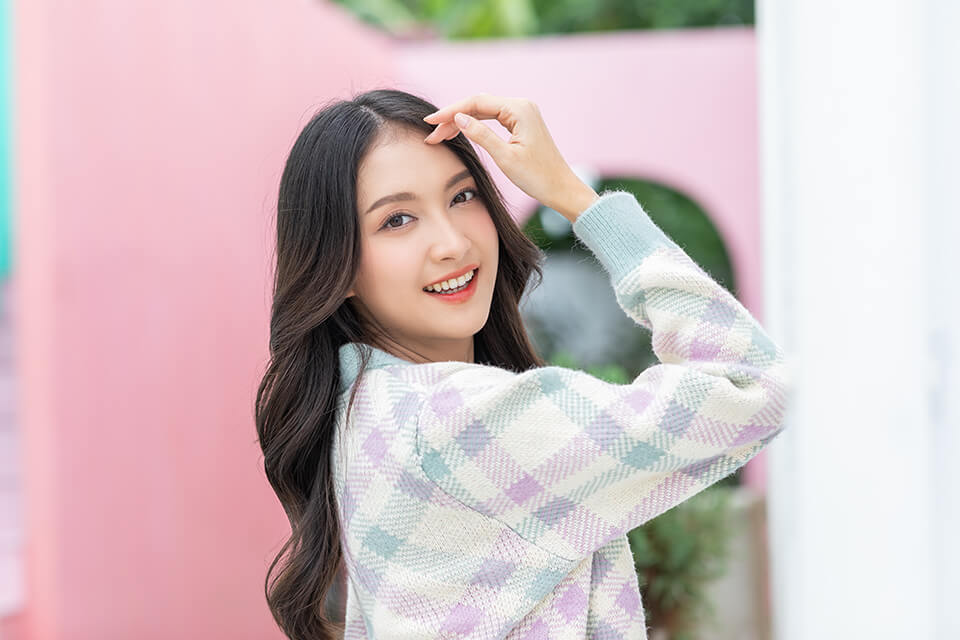 女