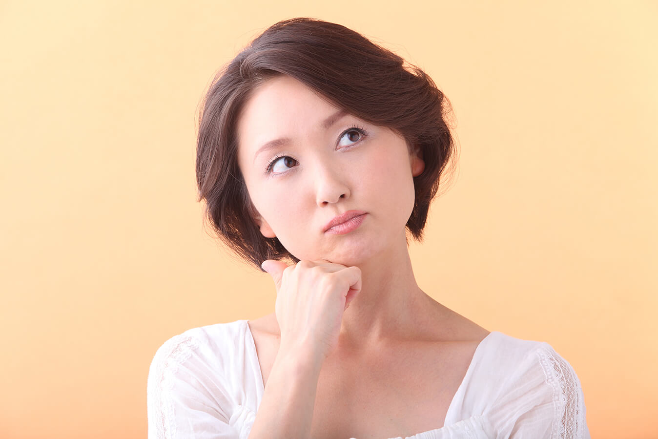 悩む_女