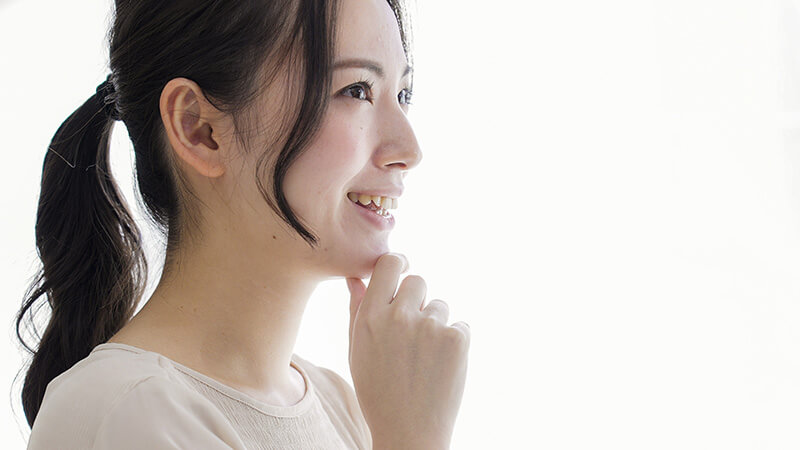 若い女