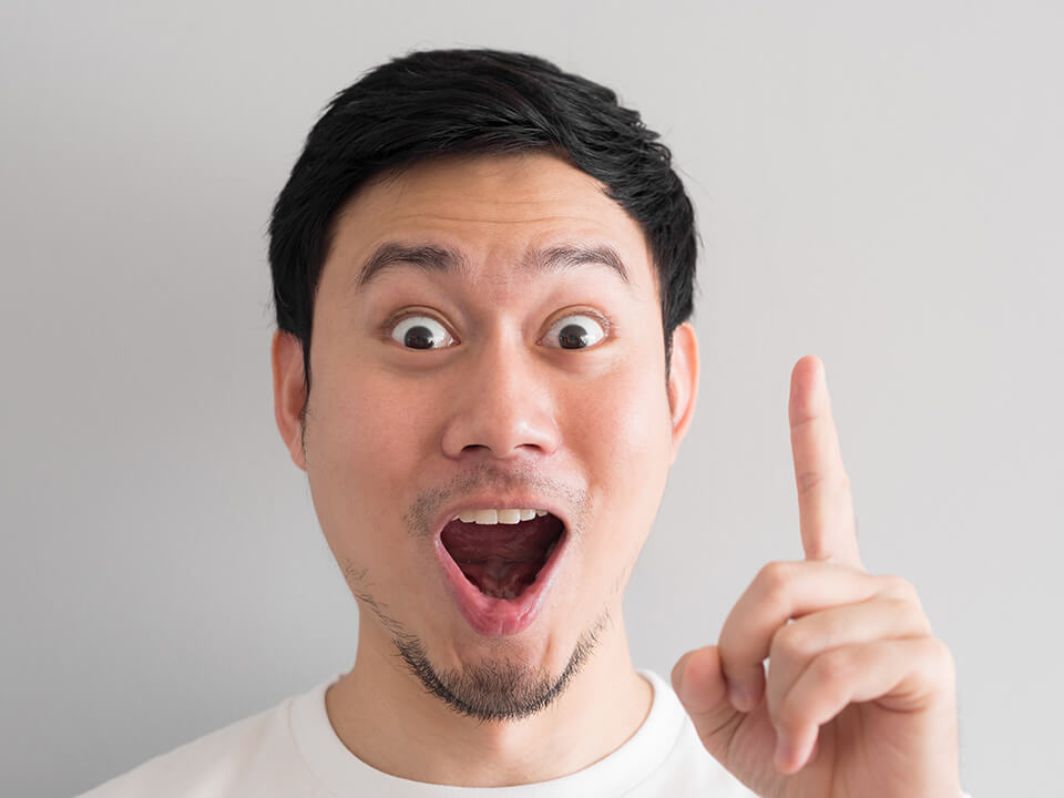 驚く_男