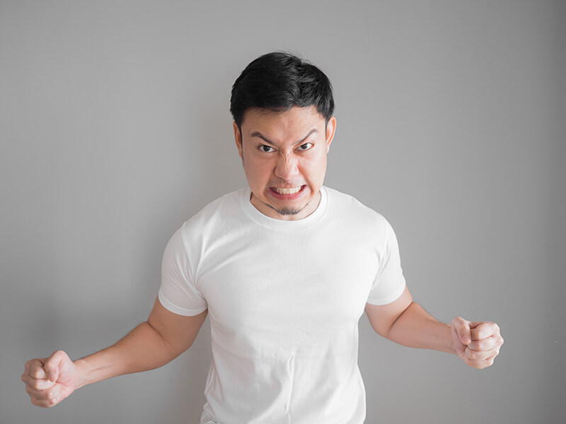 力を溜める男
