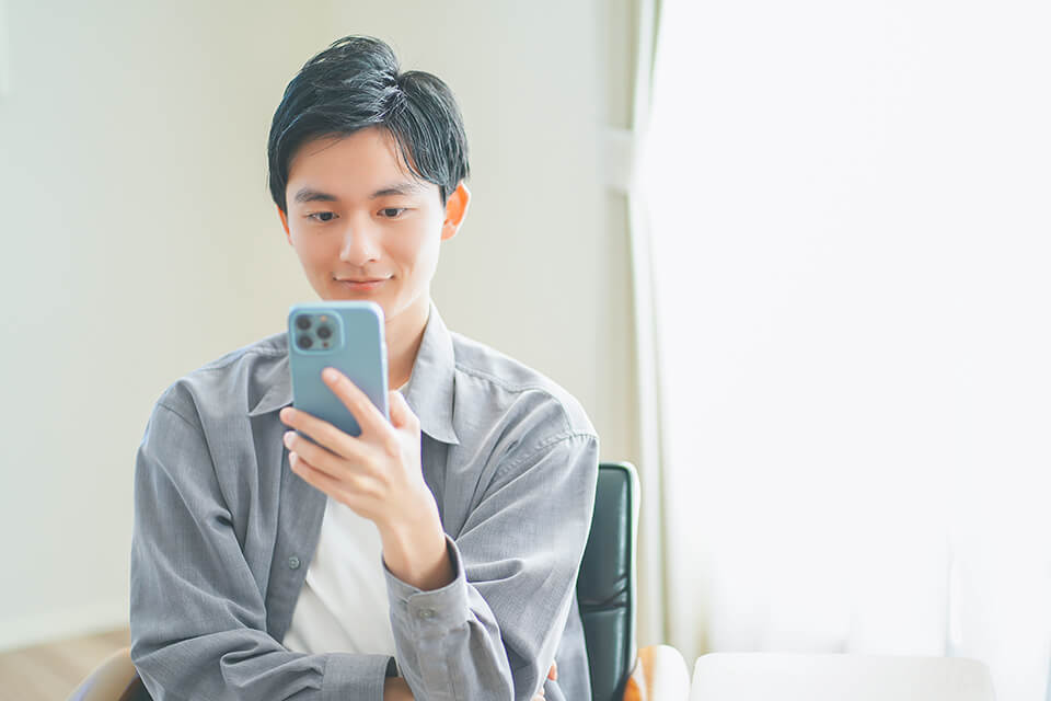 男_スマホ