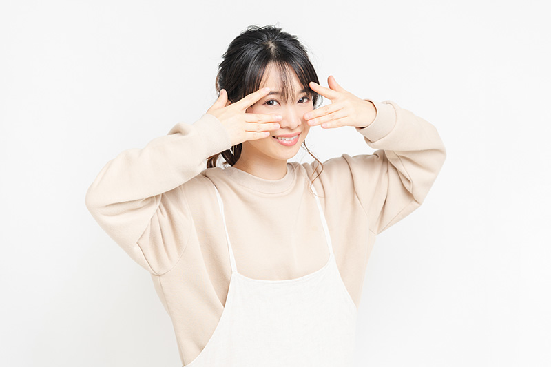 女