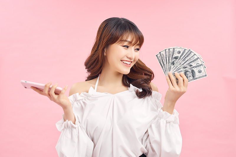 女_お金_喜ぶ