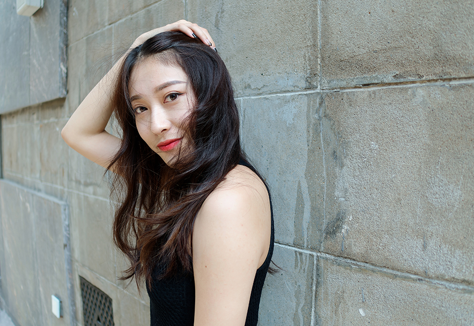 若い女