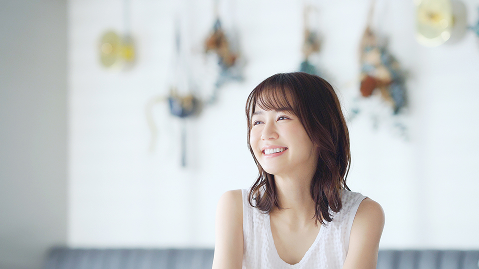 女_若い_笑顔