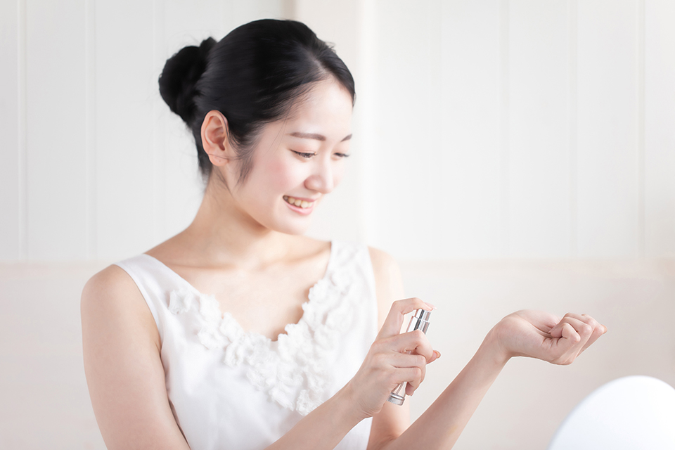 女_香水_手首