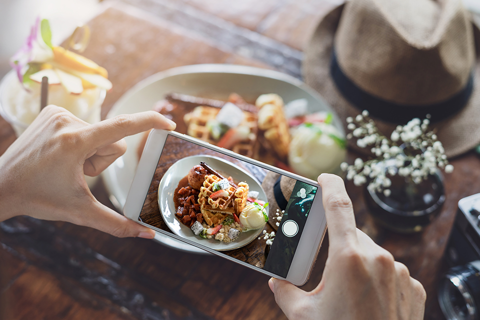 スマホ_料理_写真を撮る